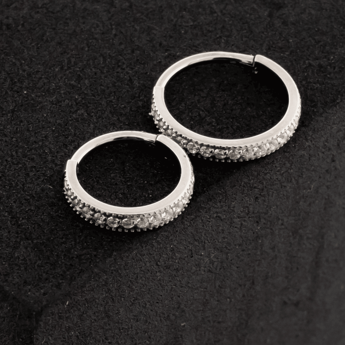 Lorelai - Titanium Hinged Ring - Khrysos Jewelry